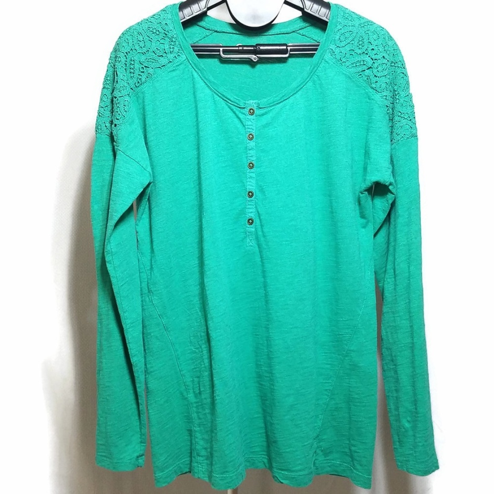 Eddie Bauer Lace Cutout Shoulder Design Shirt
